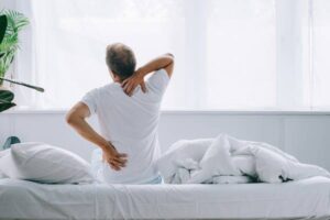 Dolor de hombro al dormir: causas y soluciones efectivas
